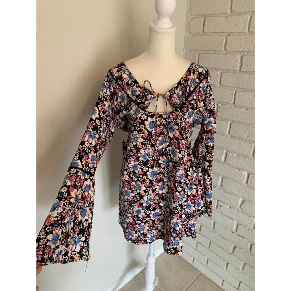 NWT Boohoo Cut-Out Floral Flare Skater Mini Dress Size 10